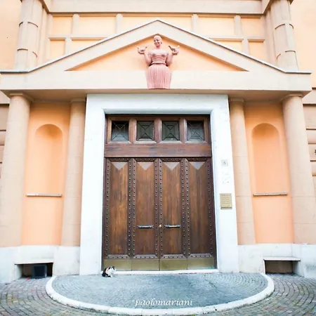 Rhomenjoy Vatican Appartement