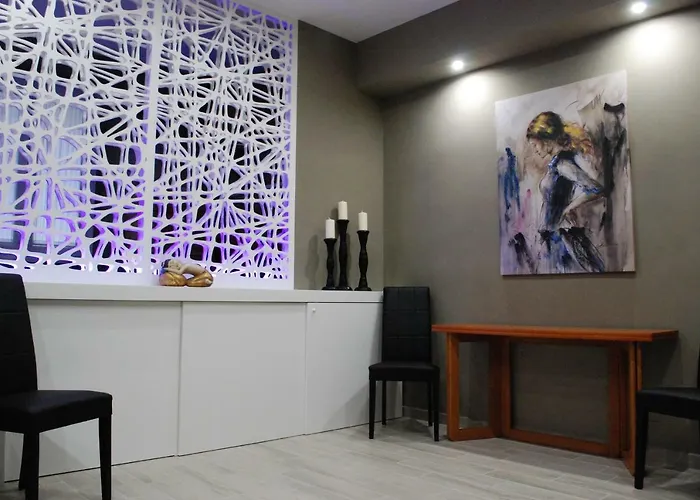 Rhomenjoy Vatican Lejlighed *